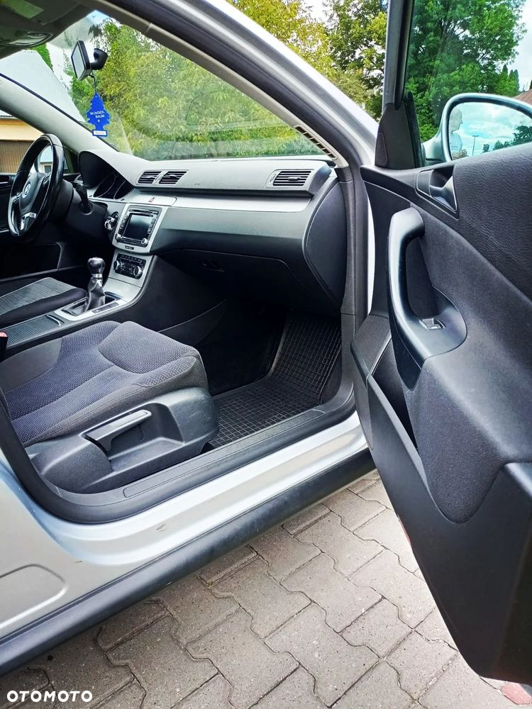 Volkswagen Passat 2.0 TDI Comfortline - 20