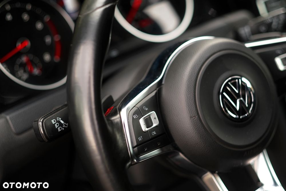 Volkswagen Golf - 20
