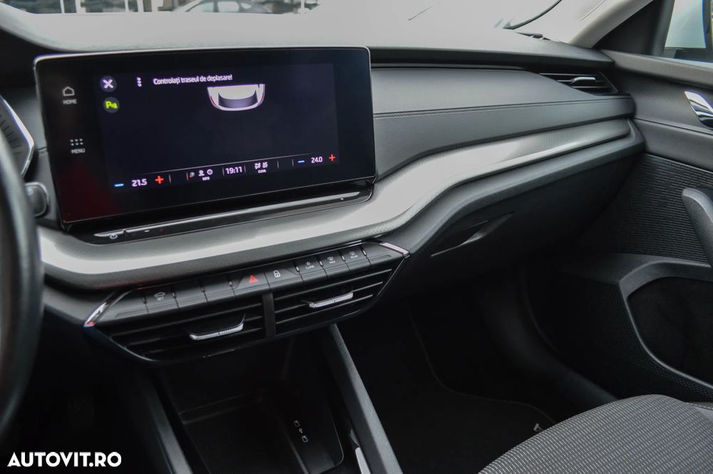 Skoda Octavia Combi 2.0 TDI DSG Tour - 27