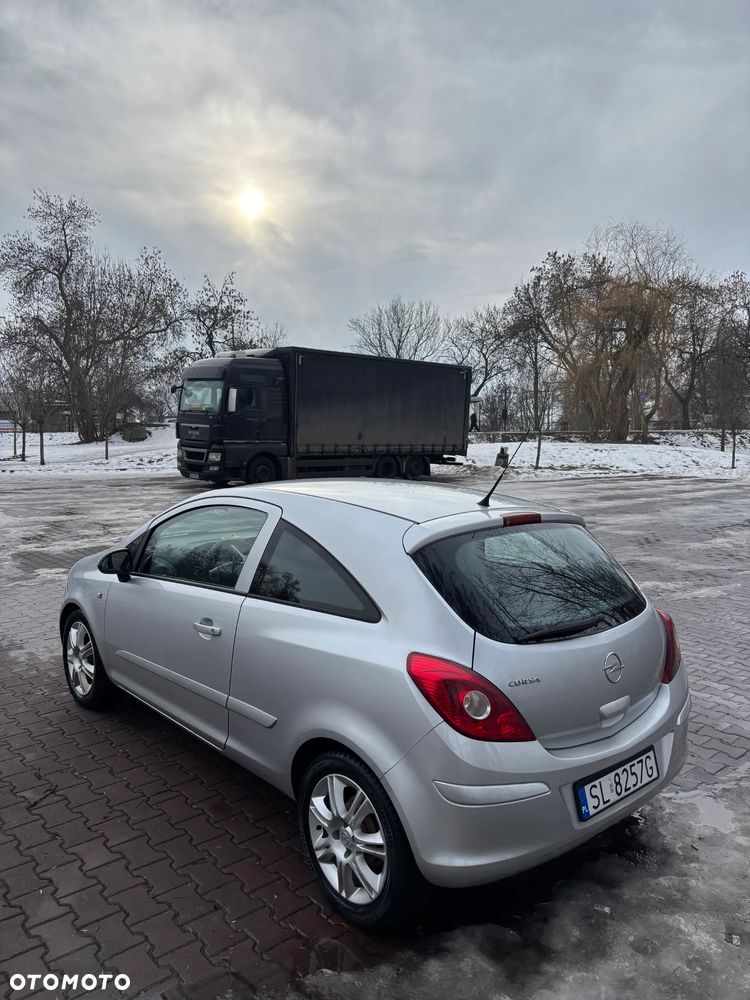 Opel Corsa 1.2 16V Enjoy - 9