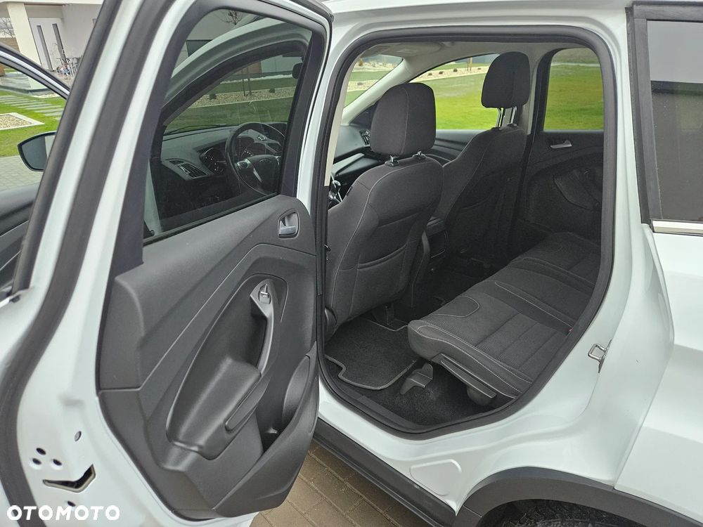 Ford Kuga 2.0 TDCi 2x4 Titanium - 11