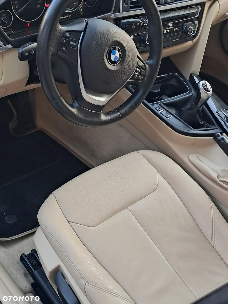 BMW 3 Series 2017 photo 5