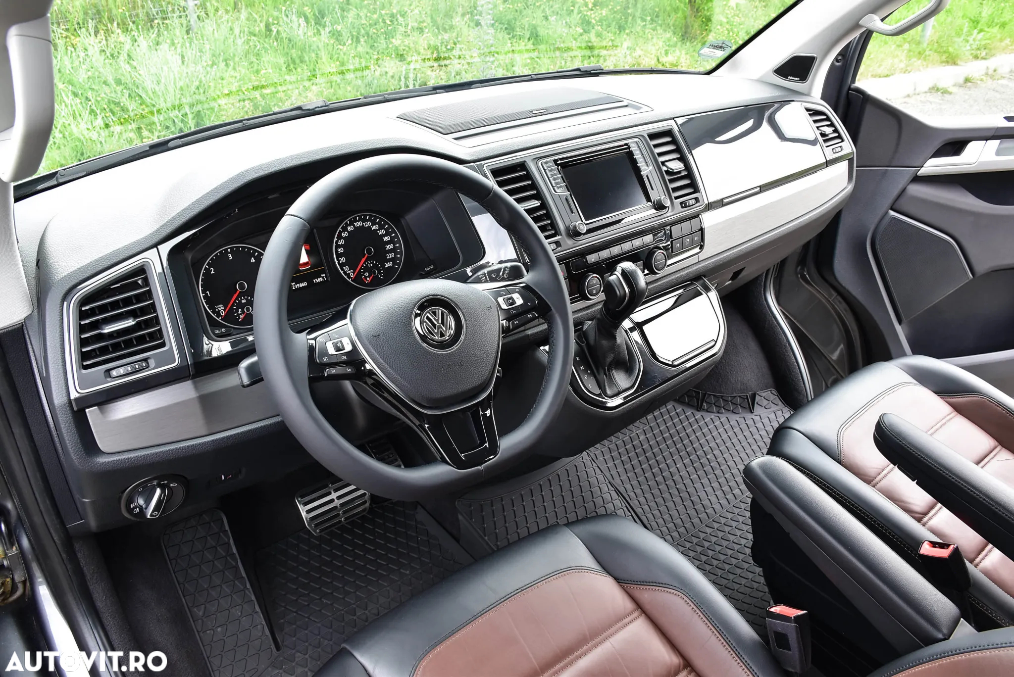 Volkswagen Multivan - 17