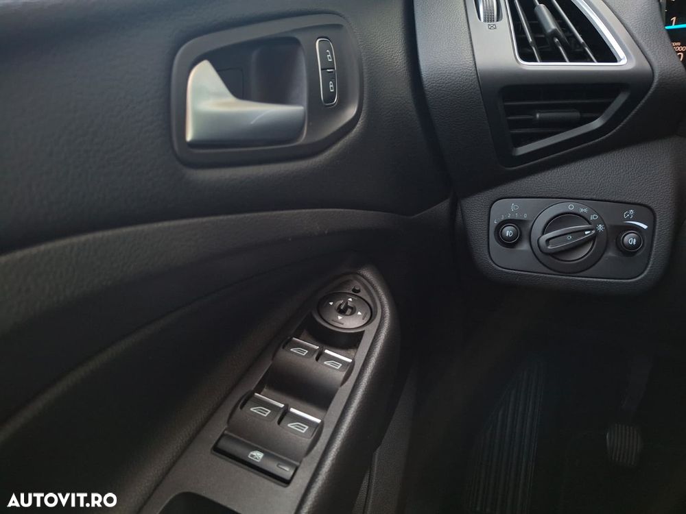 Ford Kuga - 26