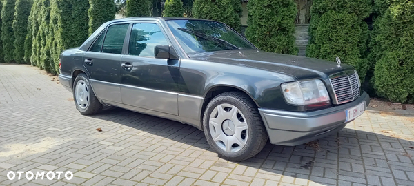 Mercedes-Benz W124 (1984-1993)