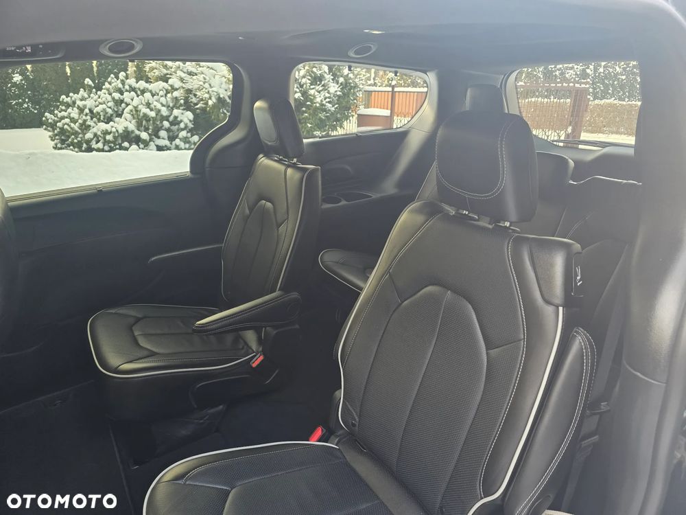 Chrysler Pacifica - 13