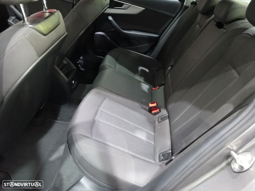 Audi A4 35 TDI S tronic - 29