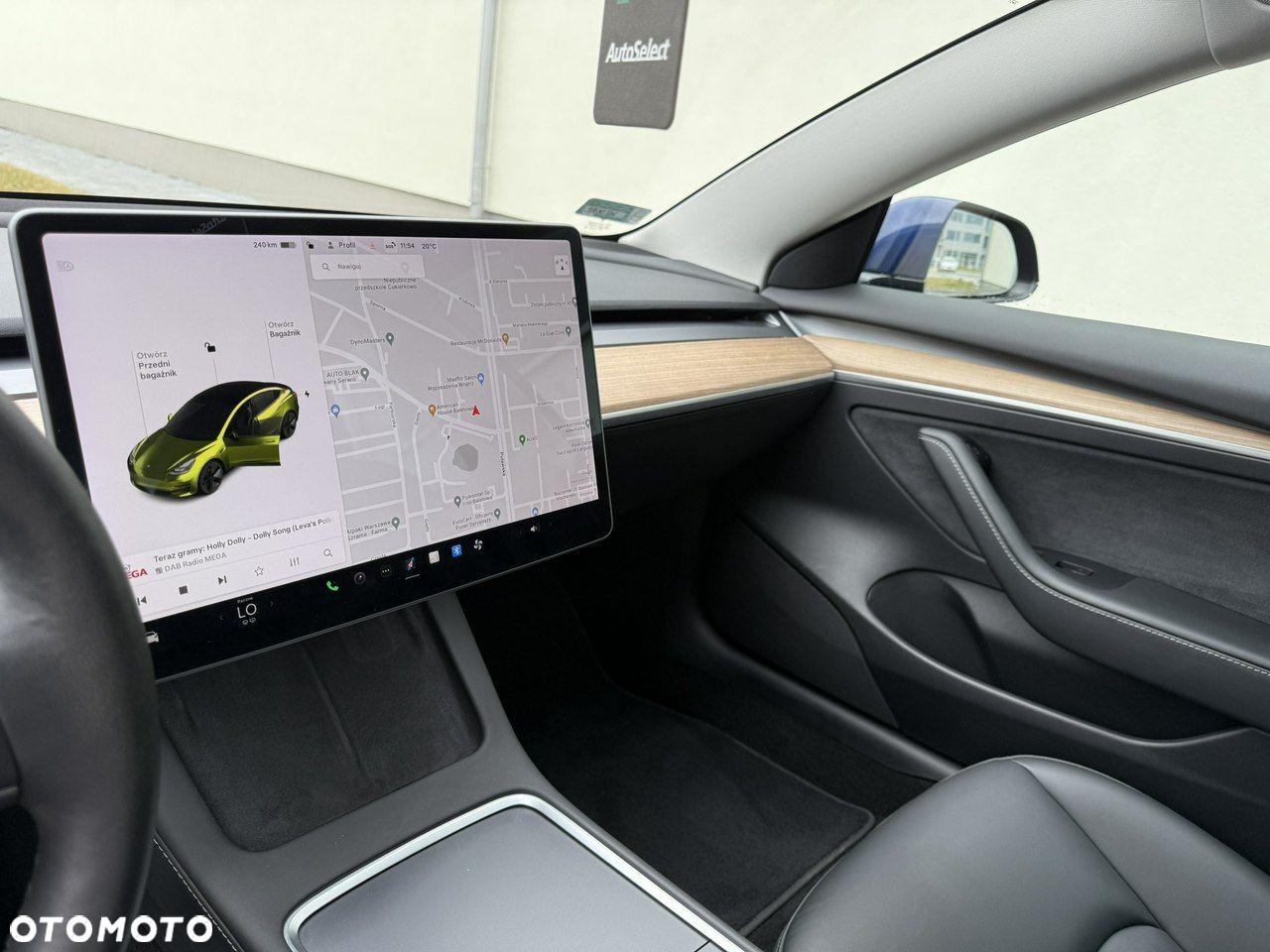 Tesla Model 3 - 24