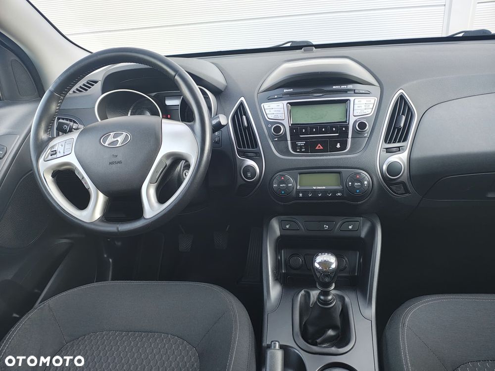 Hyundai ix35 blue 1.6 2WD Finale Gold - 12