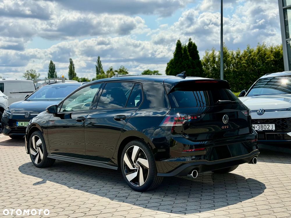 Volkswagen Golf - 4