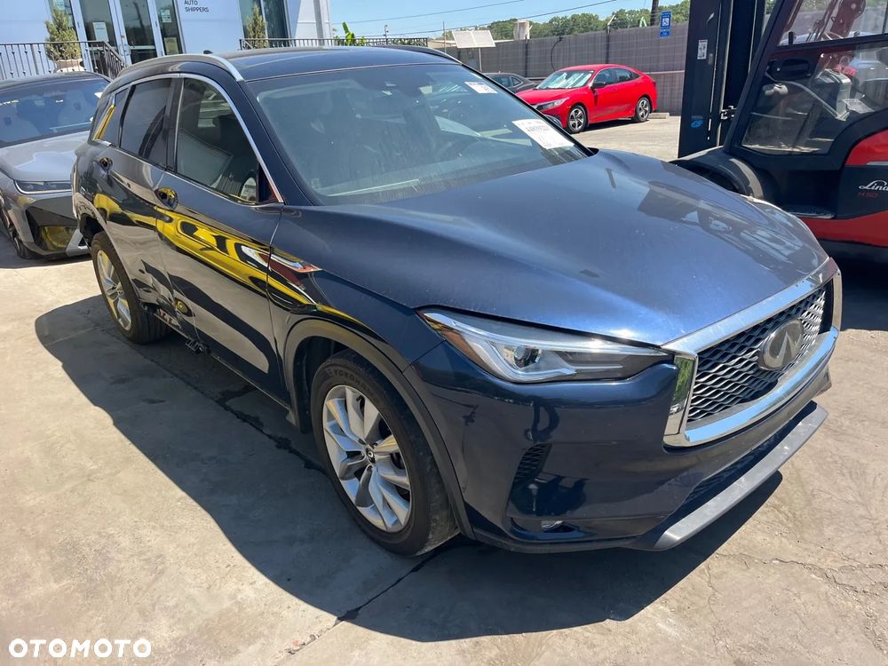 Infiniti Q50 - 11