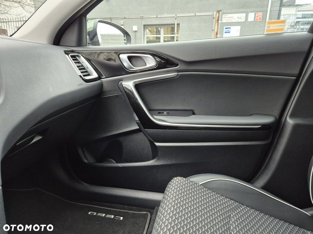 Kia Ceed 1.5 T-GDI Tribute DCT - 24