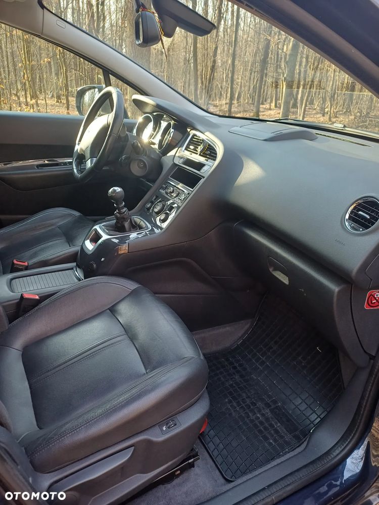 Peugeot 5008 - 11
