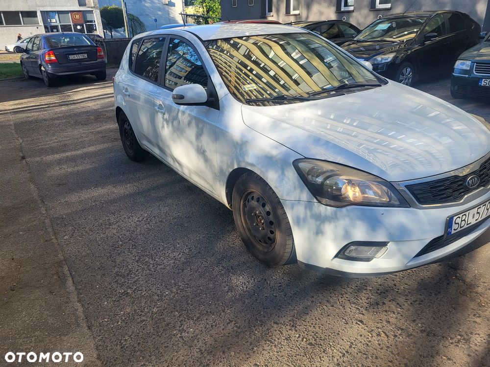 Kia Ceed 1.6 CRDi 90 ISG Vision - 8