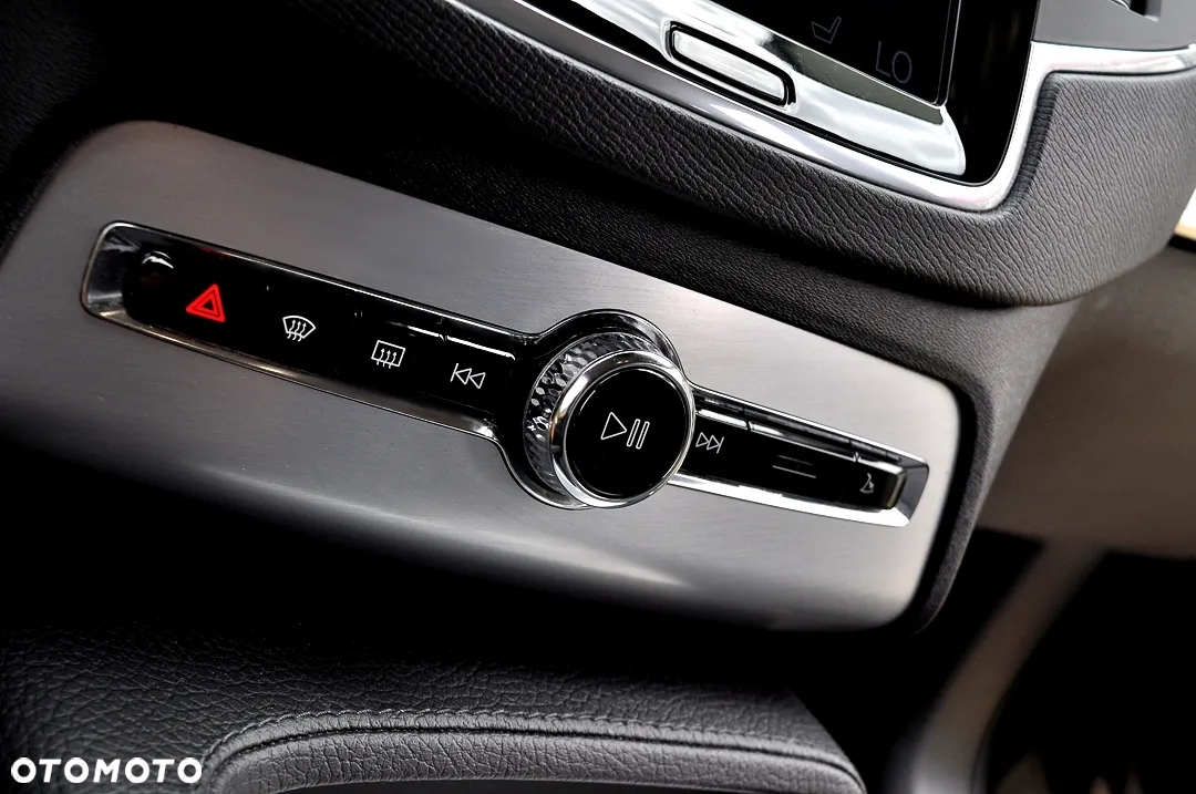 Volvo XC 90 D4 FWD Momentum 7os - 32