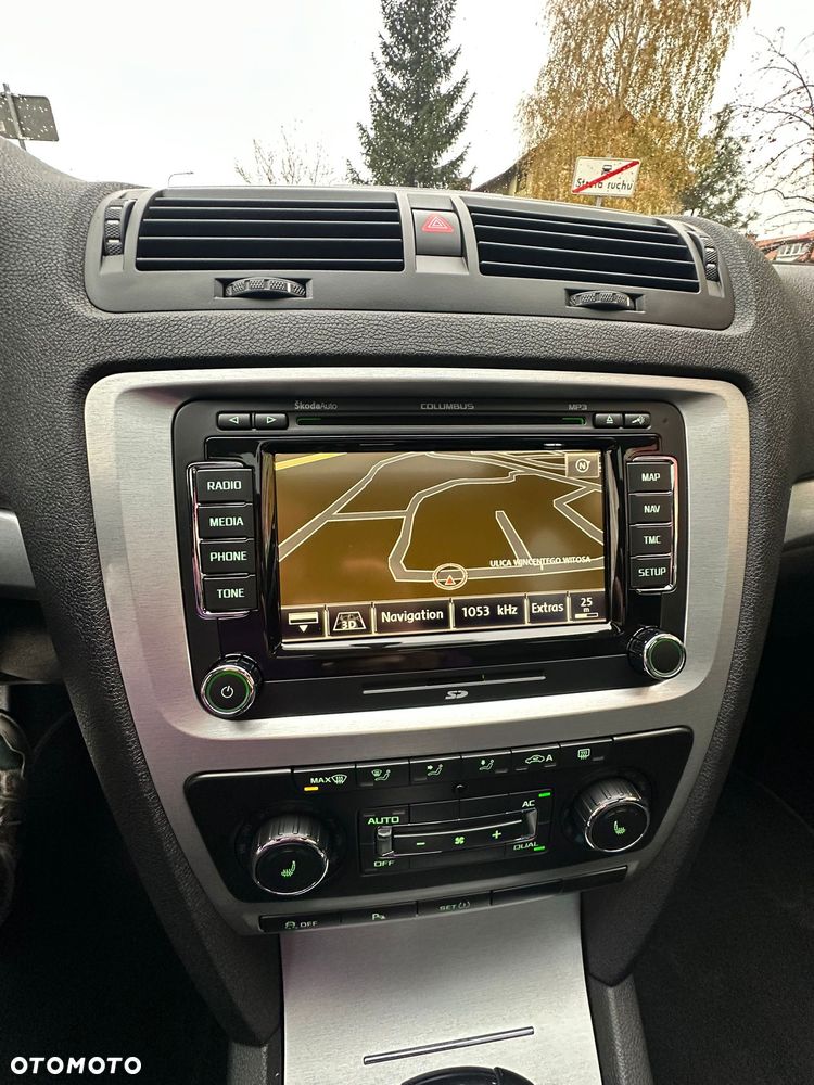 Skoda Octavia 2.0 TDI DPF DSG RS - 10