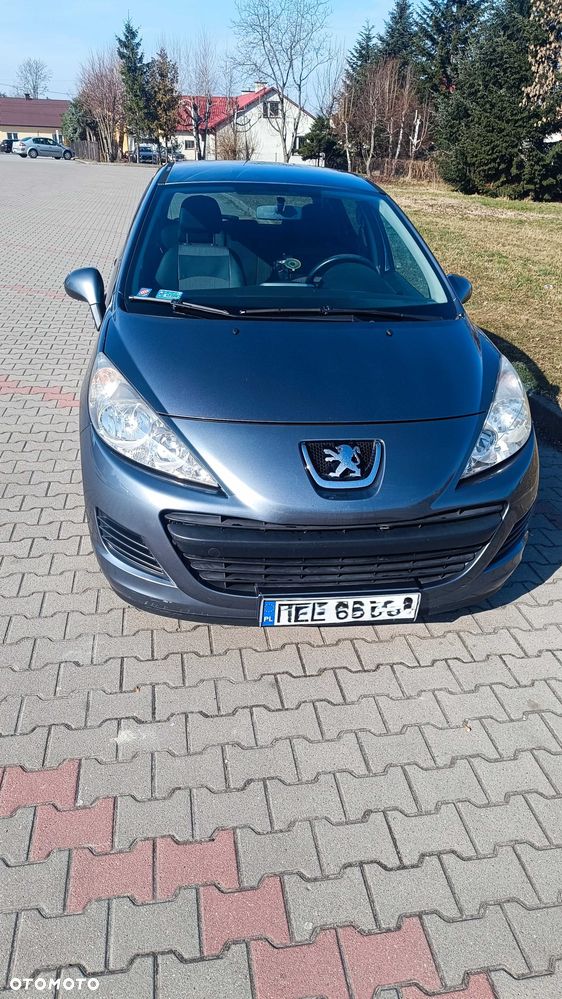 Peugeot 207 - 1