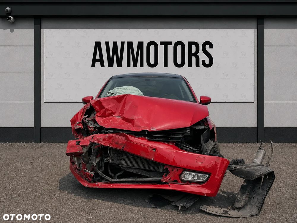 VOLKSWAGEN POLO 2013 *SAMOCHÓD NA CZĘŚCI* 6511 D8 / P3G MASKA, LAMPA, DRZWI, LUSTERKO, ZDERZAK, GRILL, BŁOTNIK, KLAPA, BELKA, DESKA, FOTELE, KANAPA, ĆWIARTKA KIEROWNICA, TARCZE, ZACISKI, ZAWIESZENIE, KOMPLETNY PRZÓD, KOMPLETNY TYŁ, LICZNIK, ZEGARY, PRAWE LEWE PRZÓD TYŁ - 4