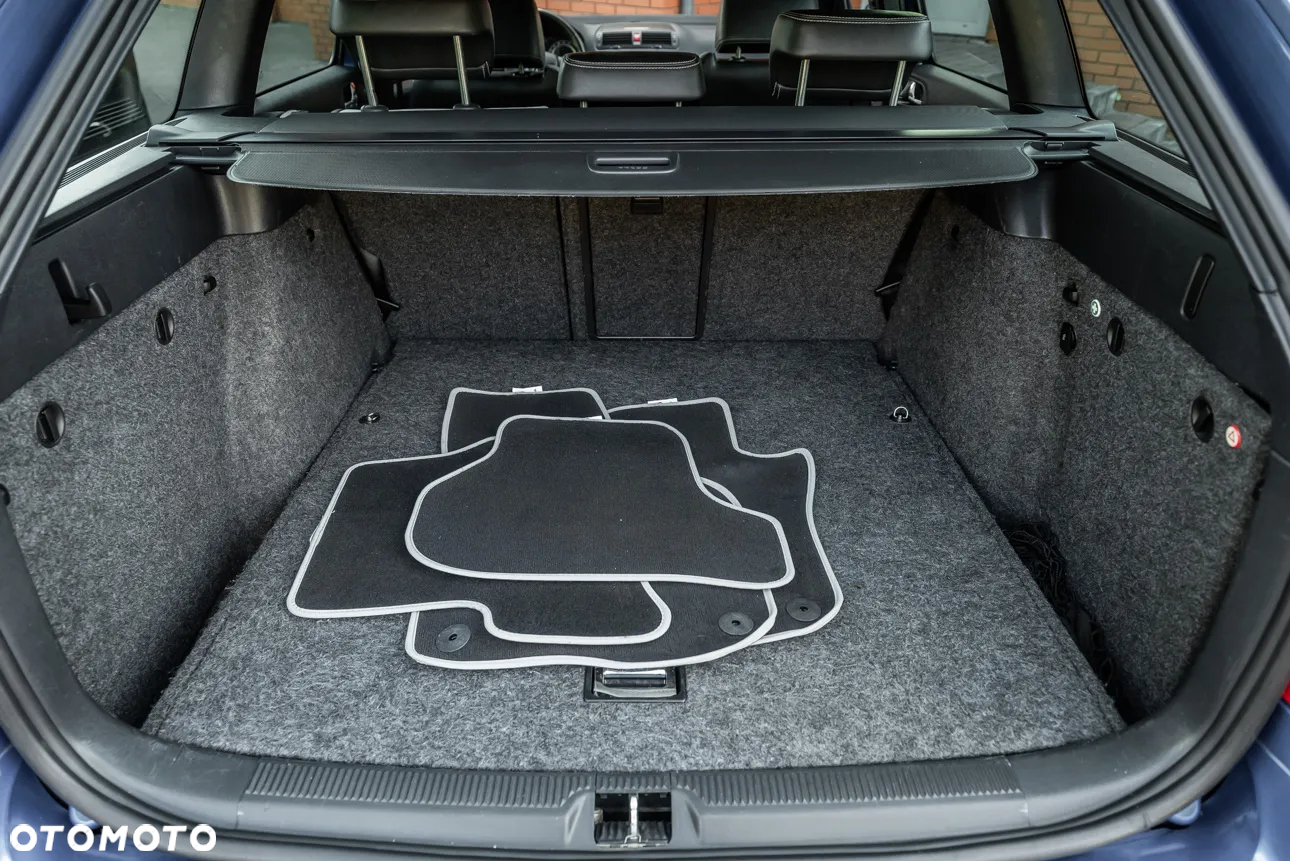 Skoda Octavia Combi 2.0 TSI RS - 24