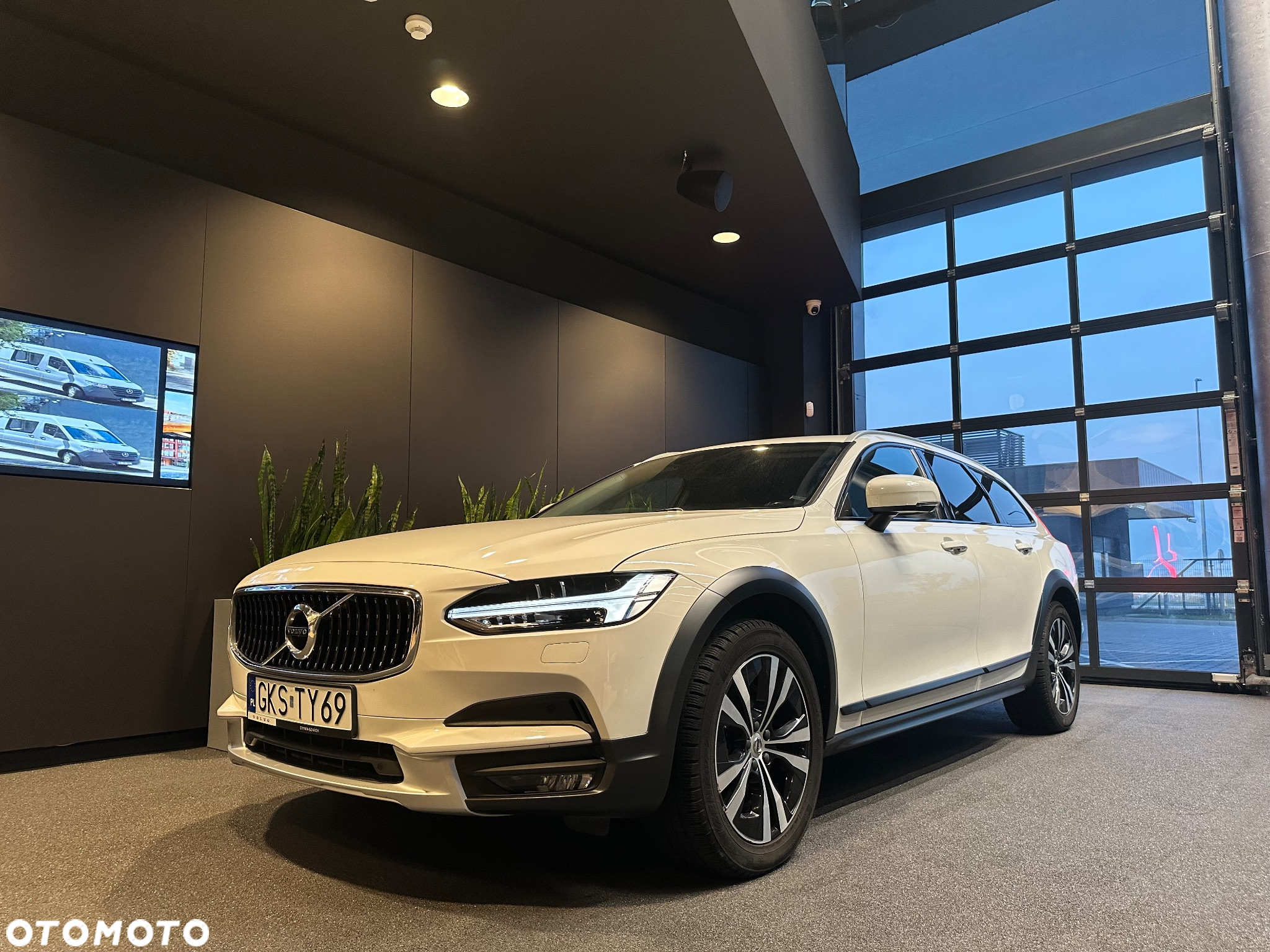 Volvo V90 Cross Country D4 AWD - 10