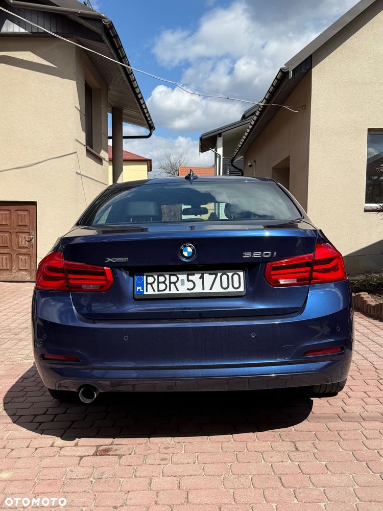 BMW Seria 3 320i xDrive - 6