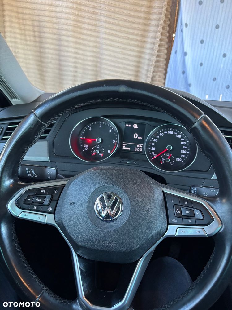 Volkswagen Passat 2.0 TDI EVO Business - 13