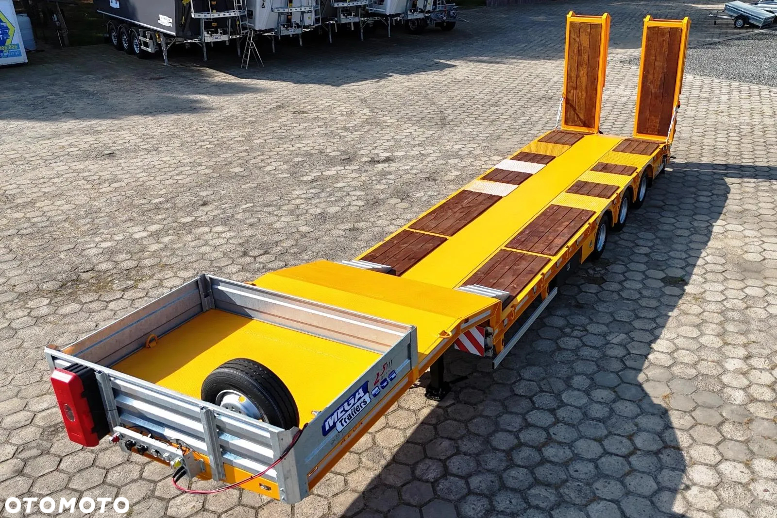 Inny LW3 NISKOPODWOZIOWA 3 OSIOWA 13.600mm z najazdami hydraulicznymi - 22