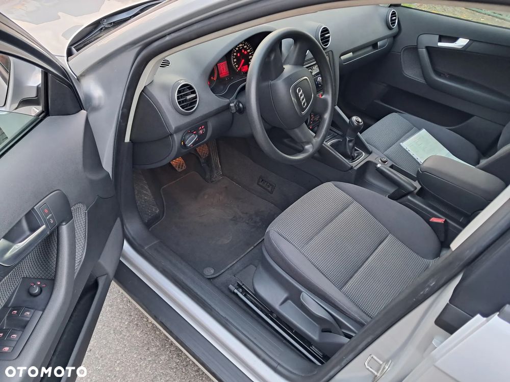 Audi A3 Sportback 2.0 TDI DPF Attraction - 3