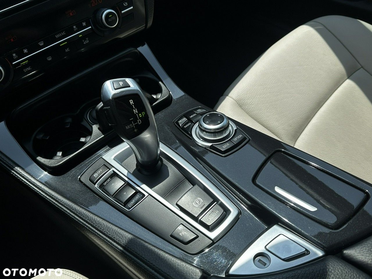 BMW Seria 5 525d Touring - 21