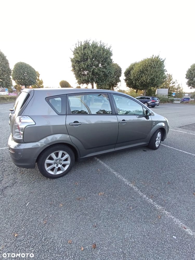 Toyota Corolla Verso 2.0 D-4D Prestige - 8