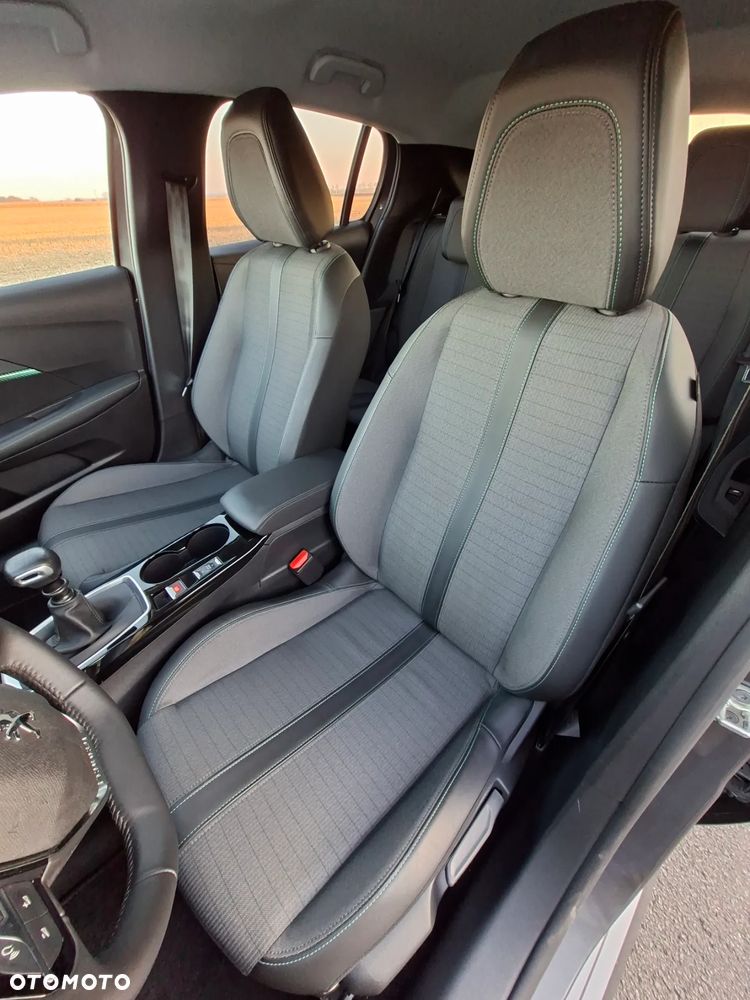 Peugeot 208 Benzin 100 Allure - 28