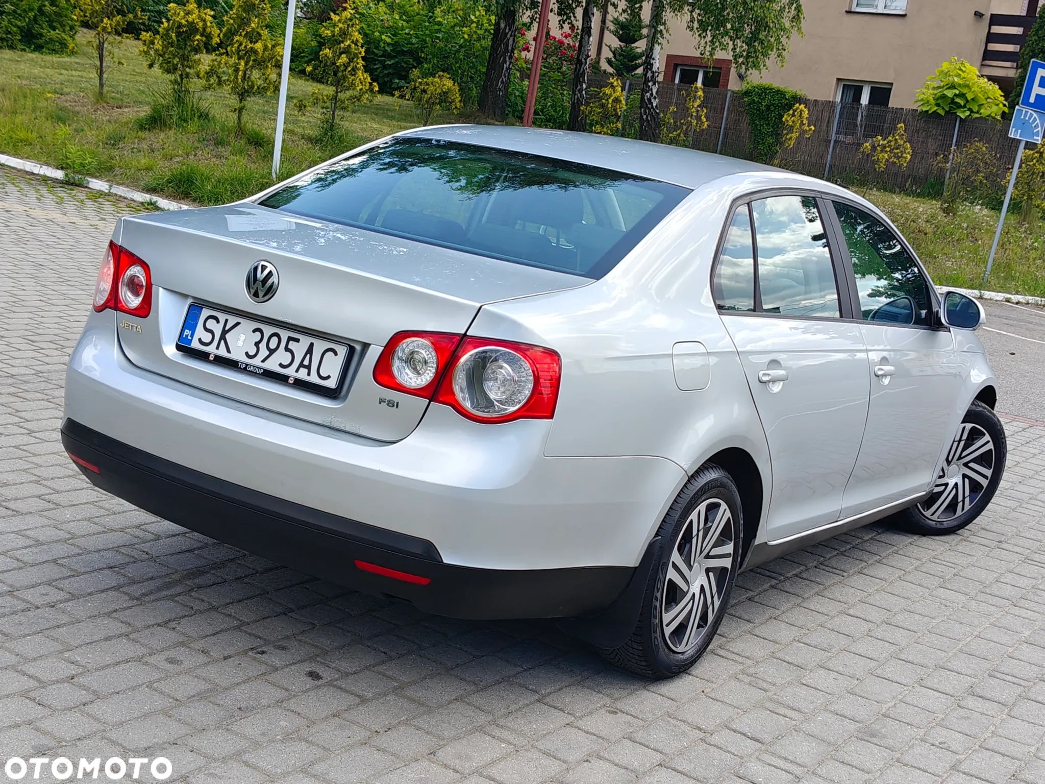 Volkswagen Jetta 1.6 FSI Comfortline - 1