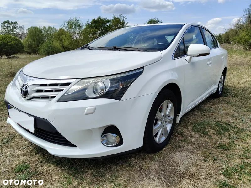 Toyota Avensis 2.0 D-4D Luna - 2