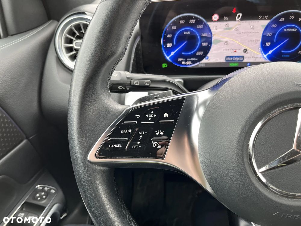 Mercedes-Benz EQB 250 70.5kWh Progressive 7os - 11