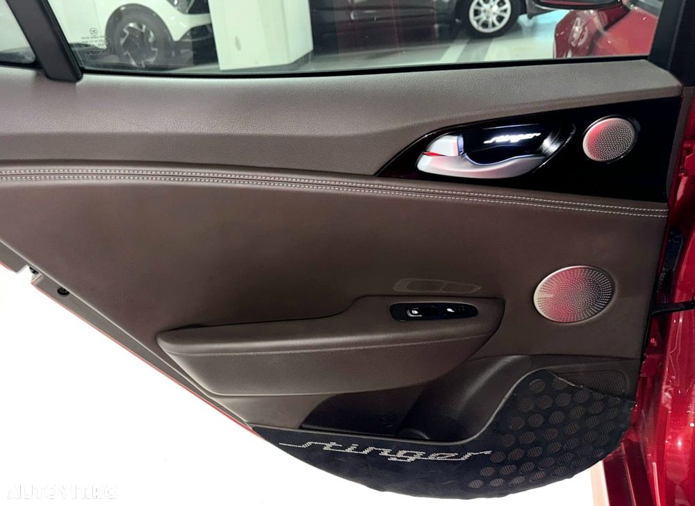 Kia Stinger 2.0 T-GDI GT Line - 11