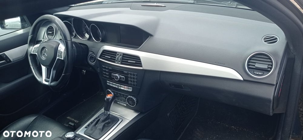 Mercedes-Benz Klasa C 300 CDI DPF 4Matic (BlueEFFICIENCY) 7G-TRONIC Avantgarde - 9