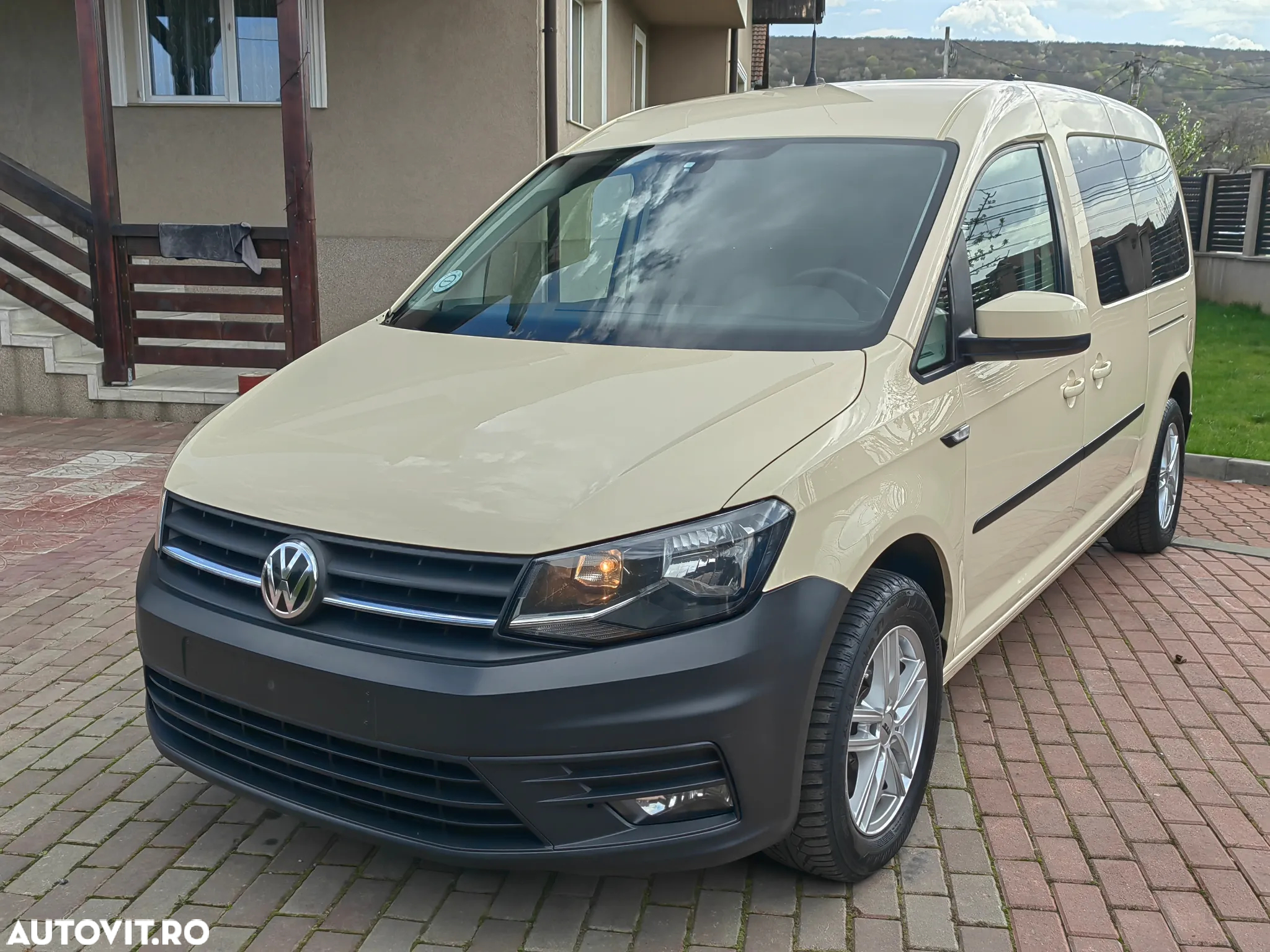 Volkswagen Caddy 2.0 TDI (7-Si.) DSG Maxi Family - 4