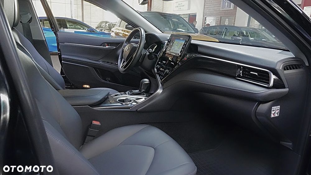 Toyota Camry 2.5 Hybrid Executive CVT - 17