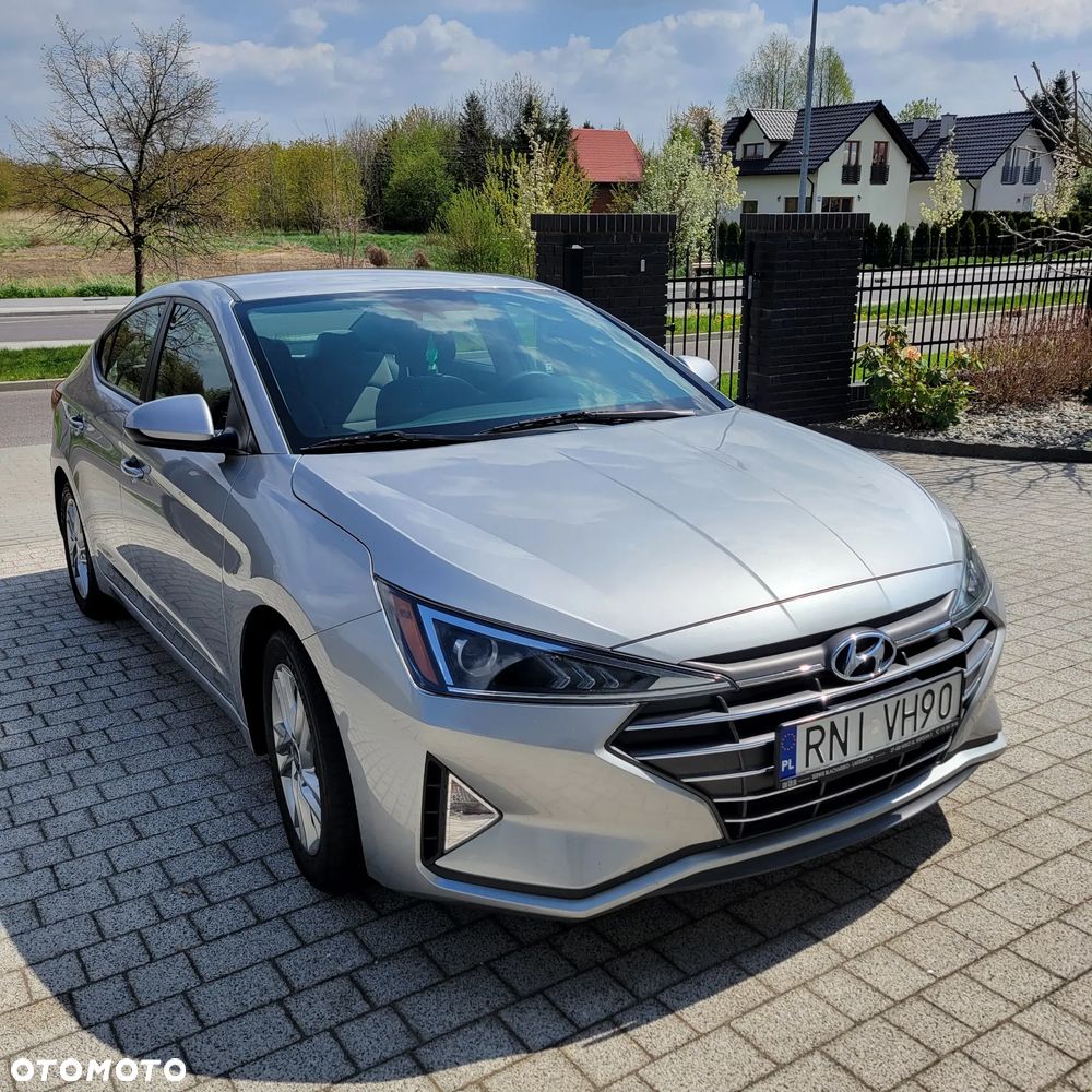 Hyundai Elantra - 1