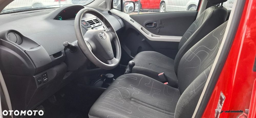 Toyota Yaris - 7