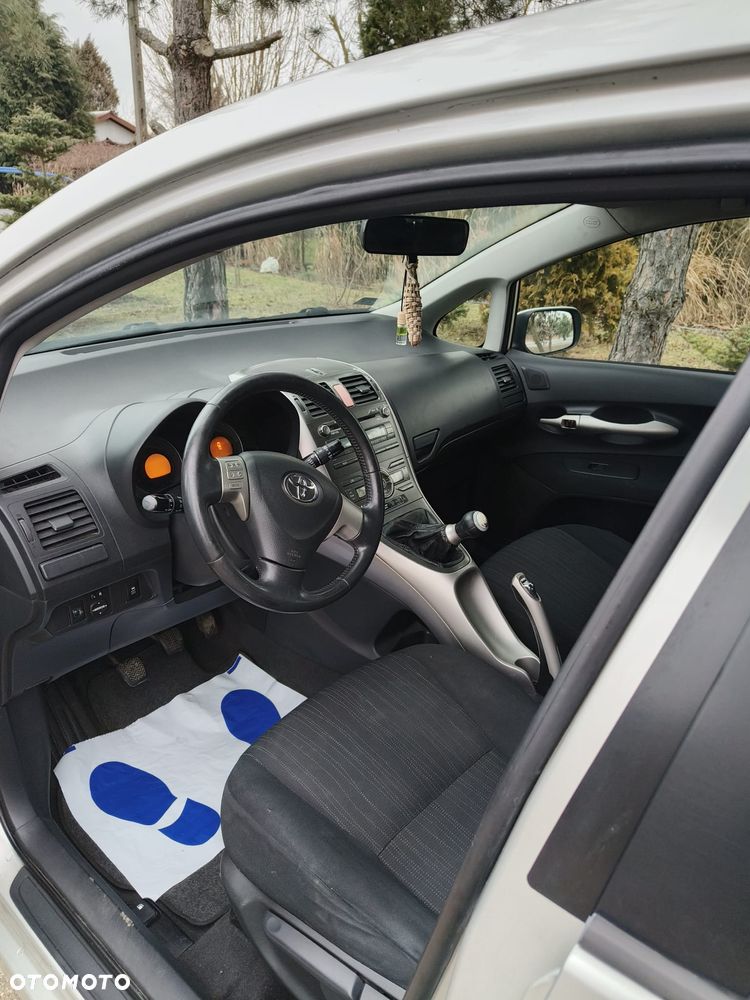 Toyota Auris 1.4 D-4D Luna - 5