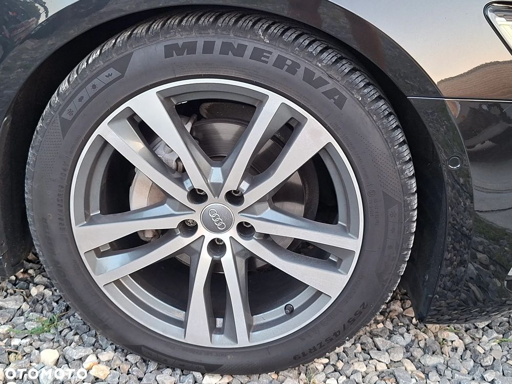 Audi A6 Avant 40 TDI S tronic S line - 12