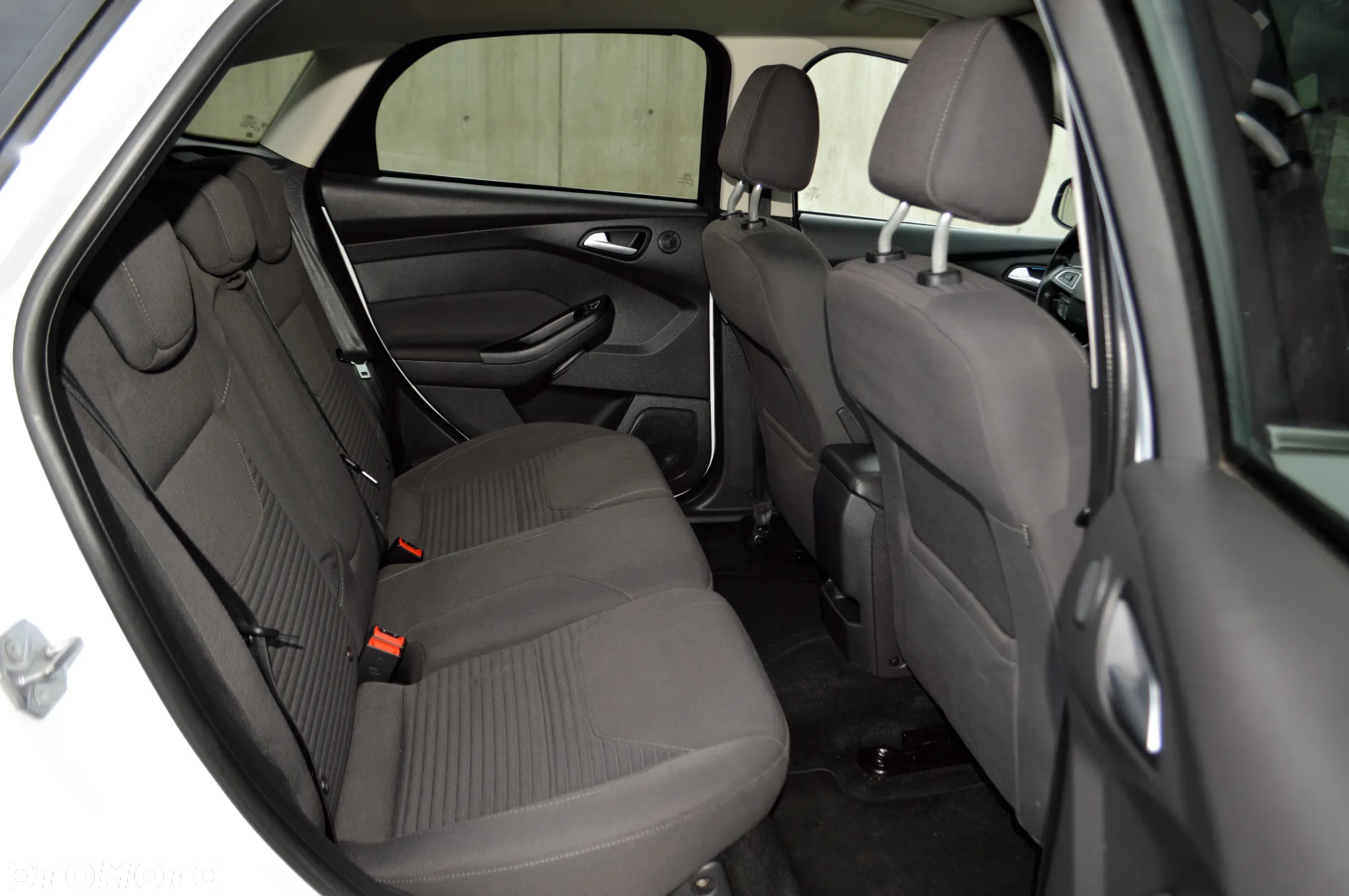 Ford Focus 1.5 EcoBoost ST-Line - 12