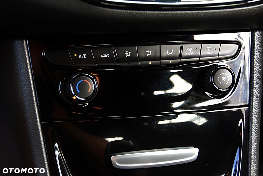 Opel Astra V 1.2 T GS Line S&S - 28