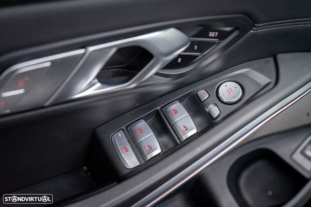 BMW M3 Competition xDrive - 31