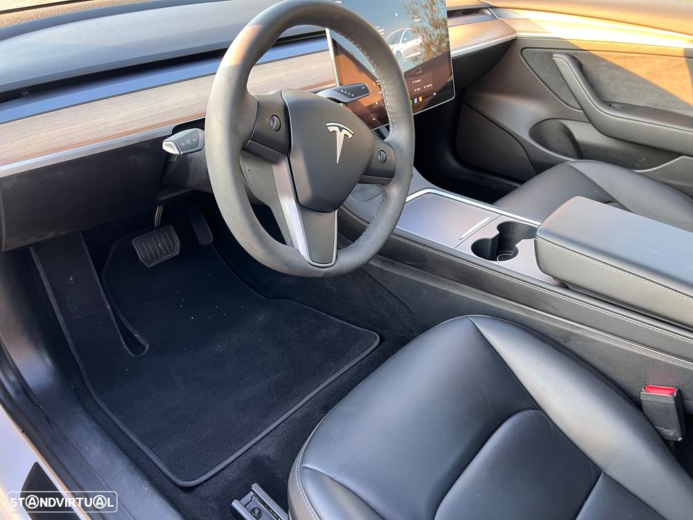 Tesla Model 3 - 10