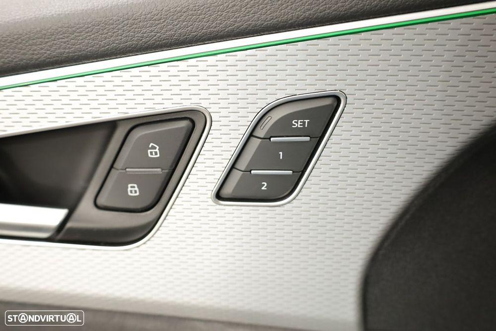 Audi Q8 55 TFSIe quattro Tiptronic - 22