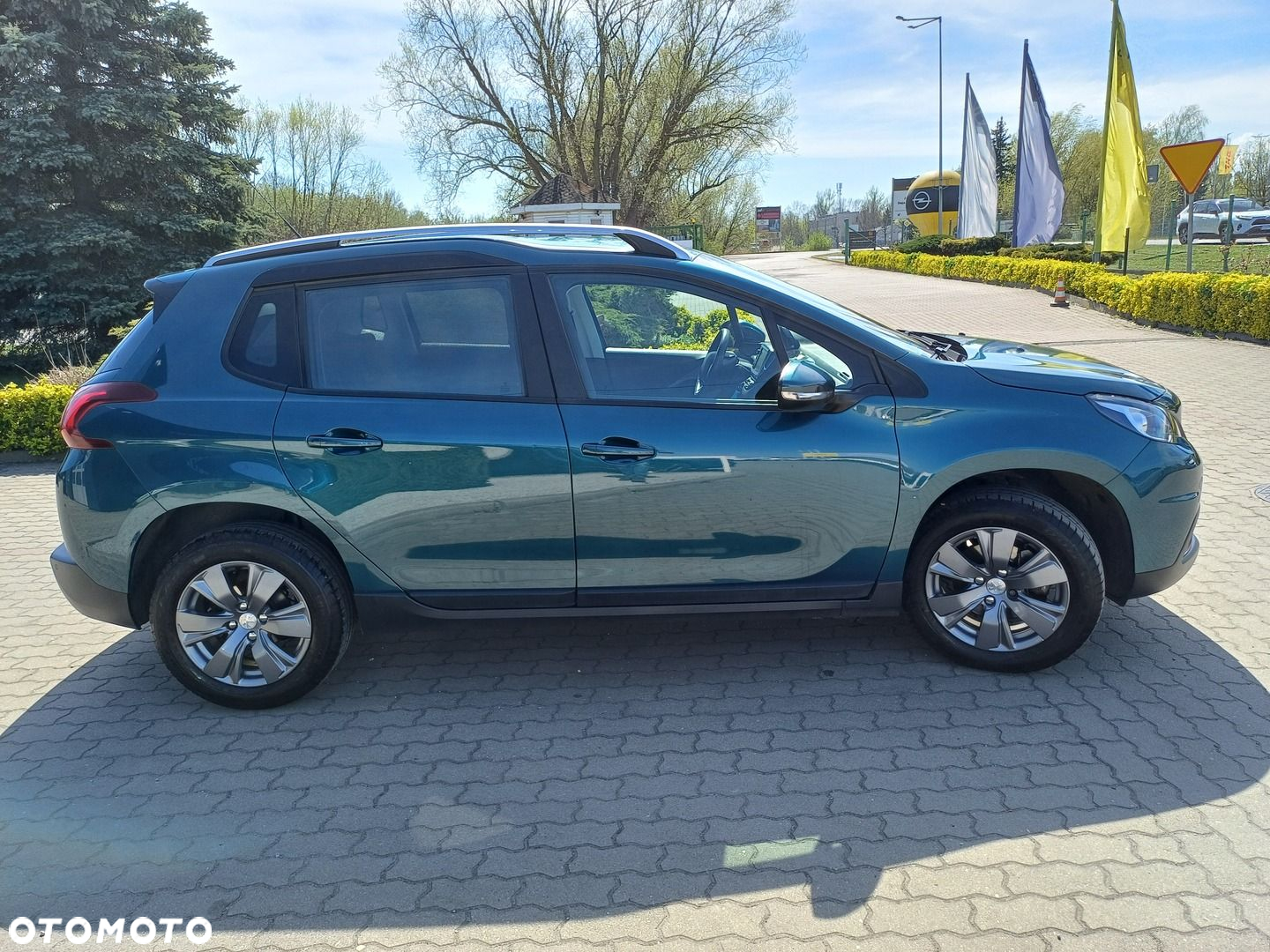 Peugeot 2008 - 8