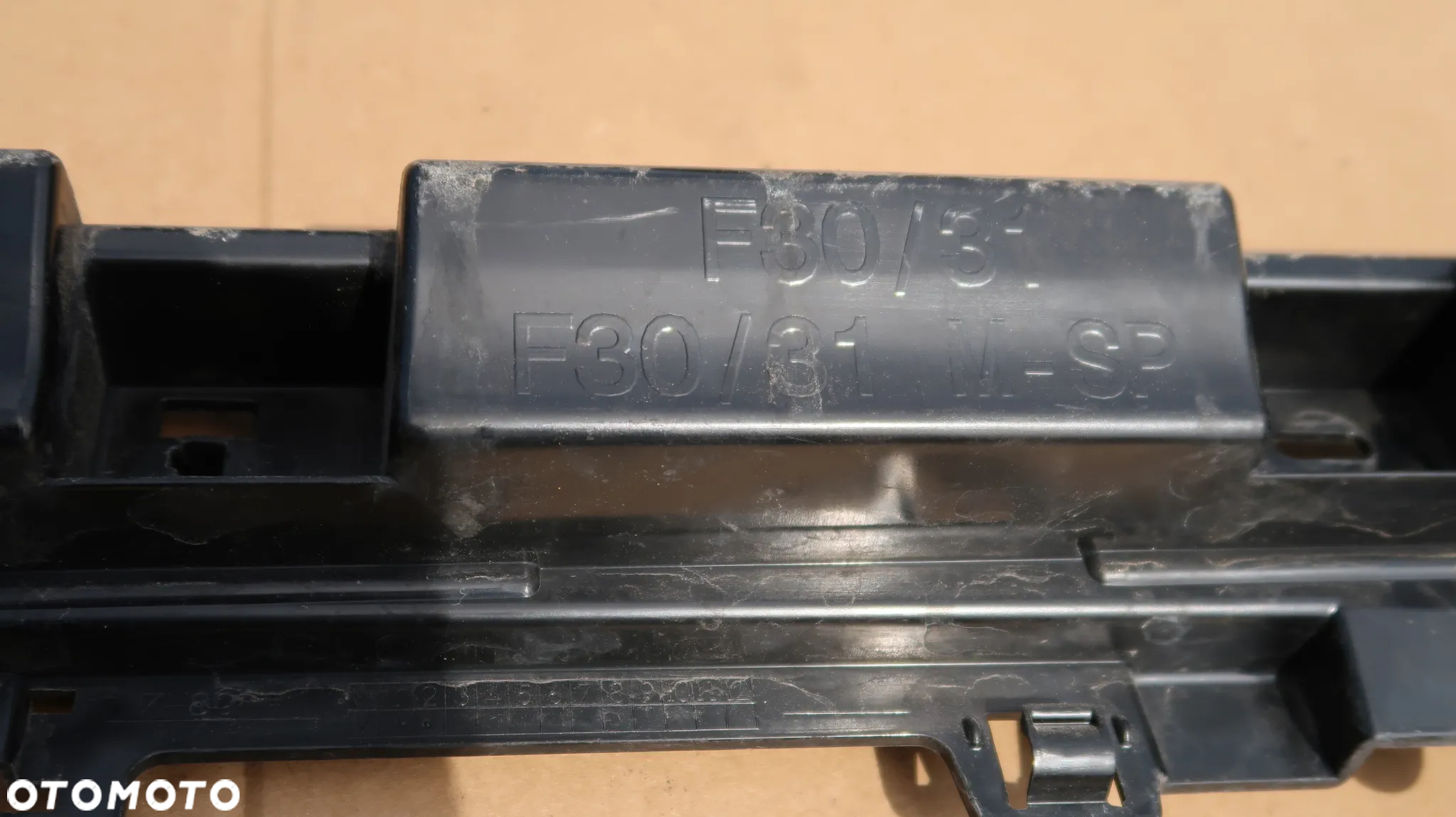 LISTWA PROGOWA LEWA BMW f80 - 10