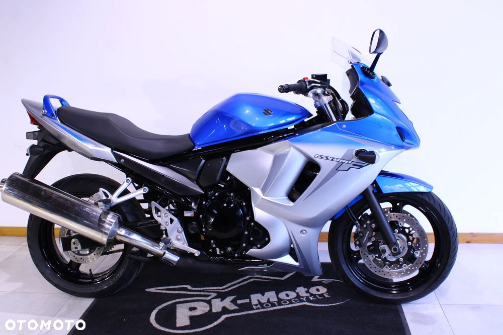 Suzuki GSX - 2
